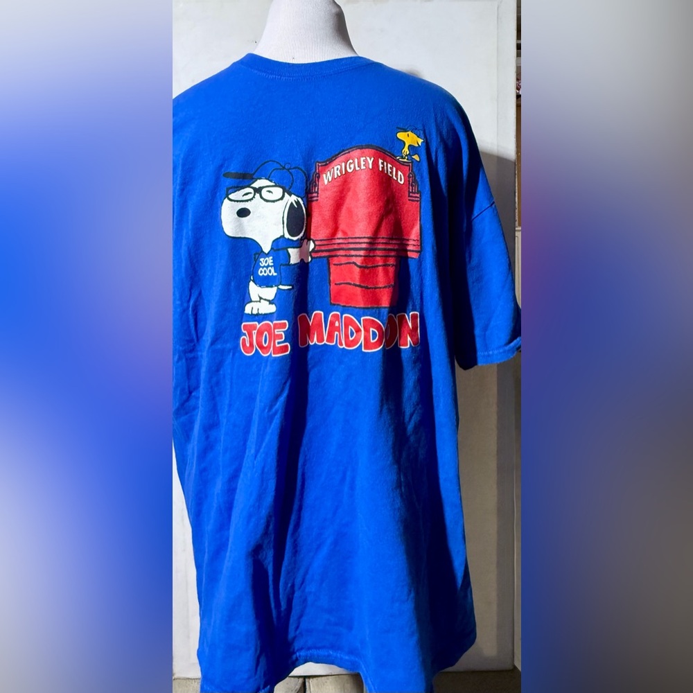 Gildan Snoopy Joe Cool Wrigley Field Joe Maddon Graphic T-Shirt